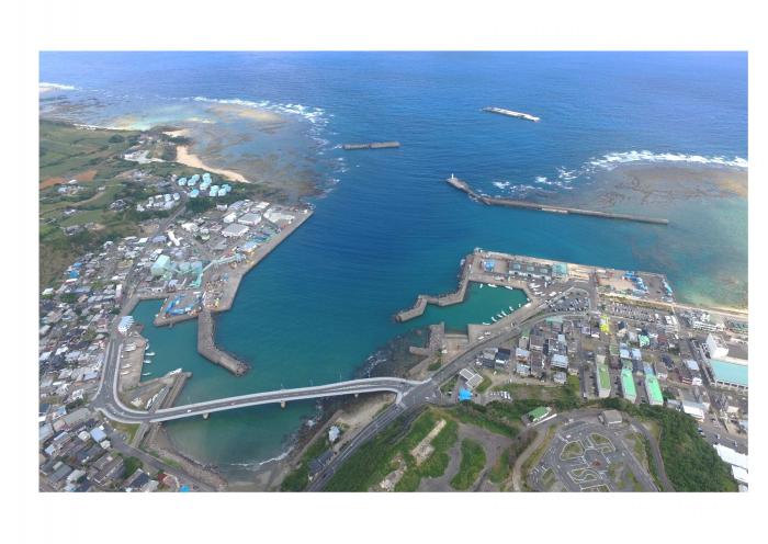 亀徳港航空写真