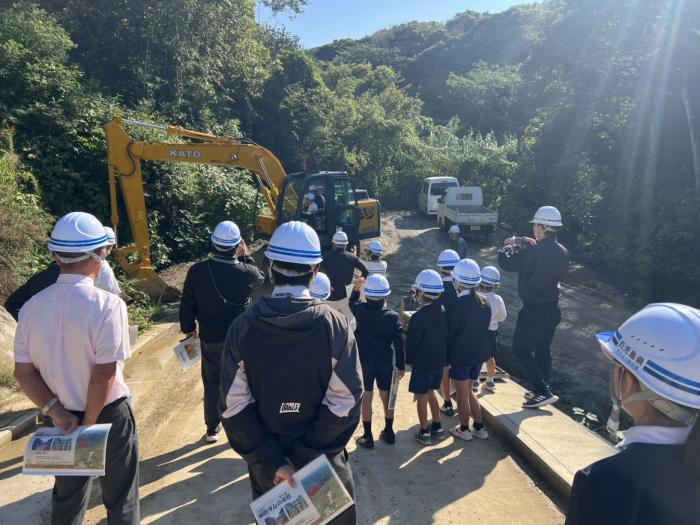 バックホウ乗車体験1