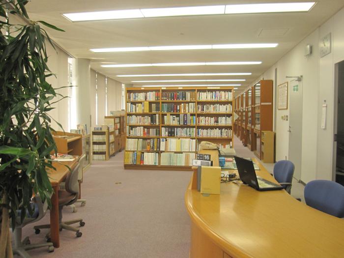 議会図書室01